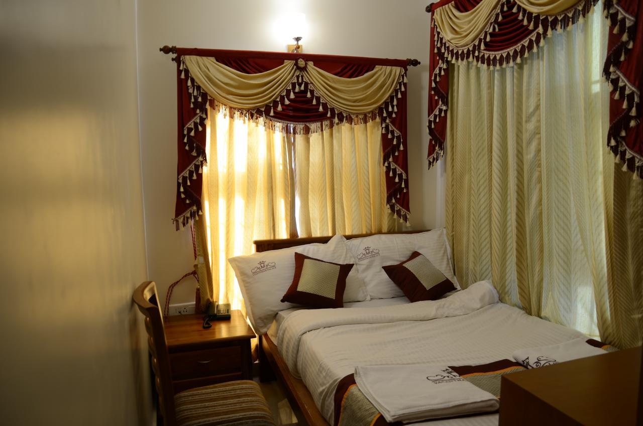 Hotel Vasantham Palace Ooty Eksteriør billede